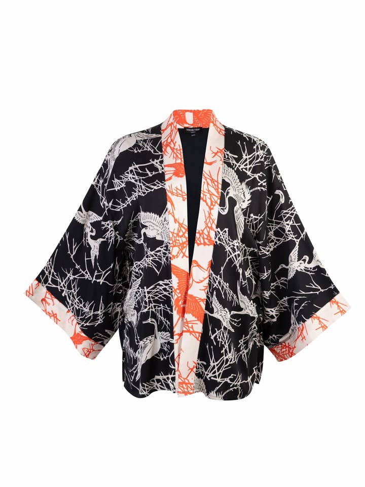 Artemis Muse - Wholesale Kimono – Women's - Japanese Crane Print Black & Ivory Short Kimono7