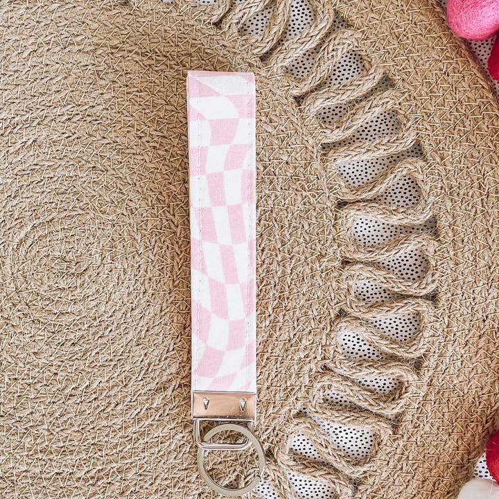 Handmade Riley Co - Vendita all'ingrosso Portachiavi - Donna - Portachiavi a quadretti rosa ondulato | Bustina da polso per San Valentino | Portachiavi Galentine