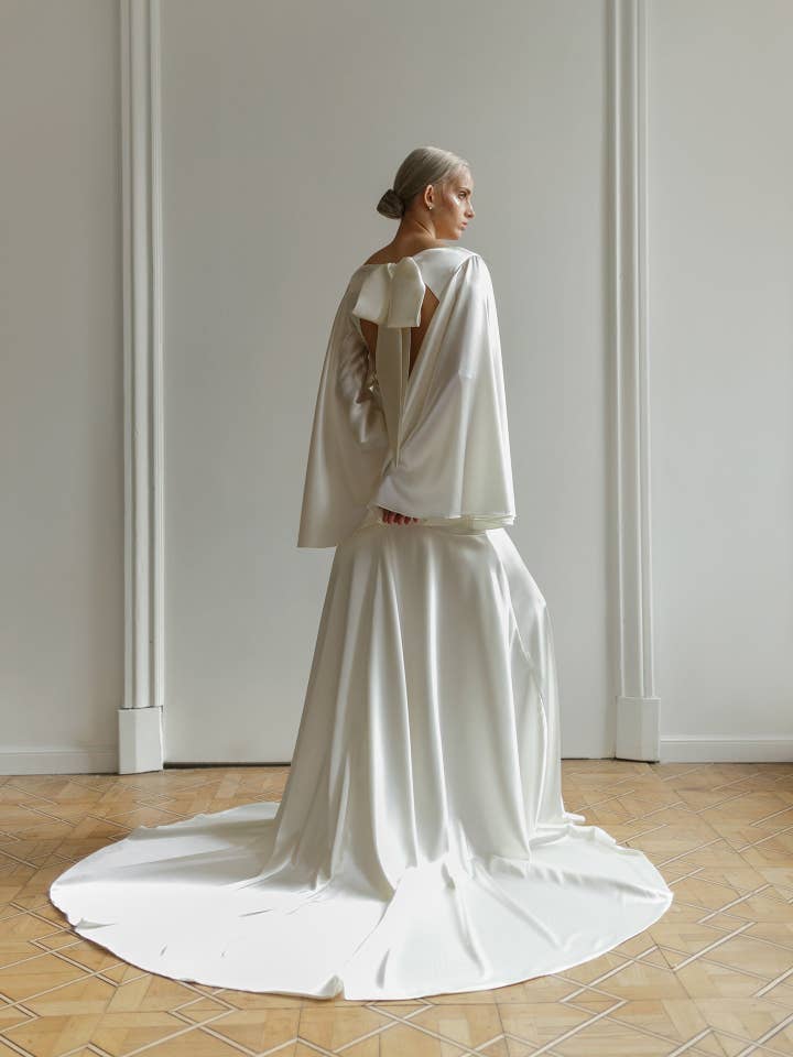 Angel sleeve wedding dress long train for wholesale by Lutien Bridal