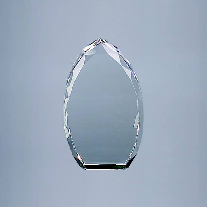 Creative Gifts International Inc. - Wholesale Tafelbladdecoratie - Optic Crystal Trophy Point, 5" Ht1