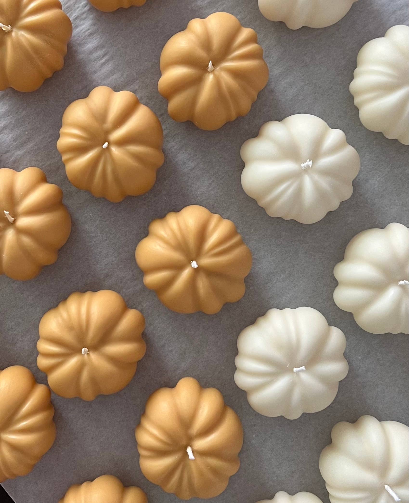 Lelik Craft Design - Wholesale Novelty candle - Scented Pumpkin Candle2