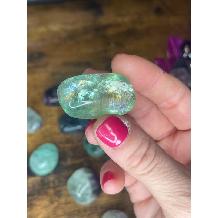 Tumbledshop – Großhandel Spiritueller Stein/Kristall – Trommelsteine aus Fluorit in Regenbogenfarben, gebänderte Fluoritkristalle2