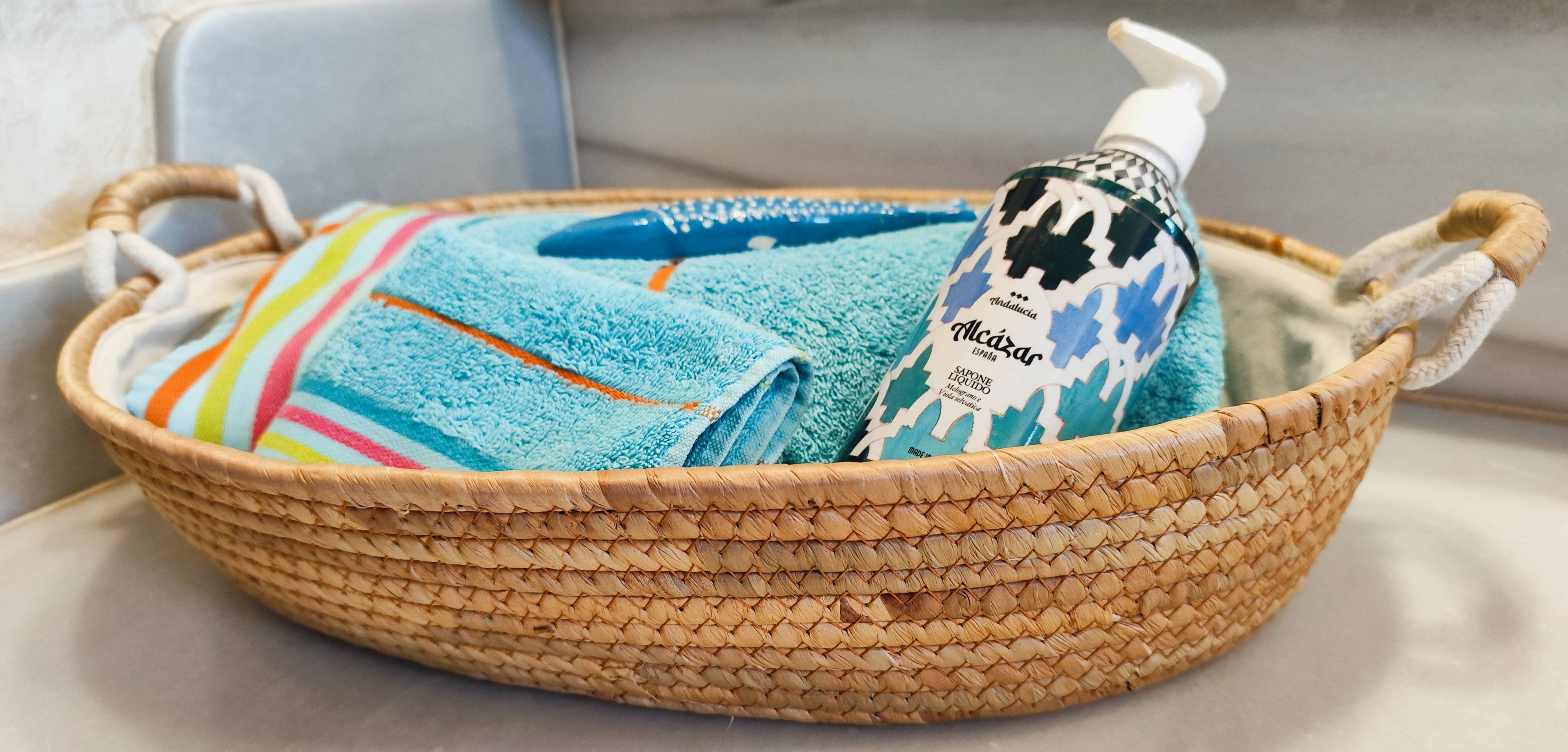 Maya Mallorca - Wholesale Decorative Tray - OVAL LINED SEAGRASS TRAY2