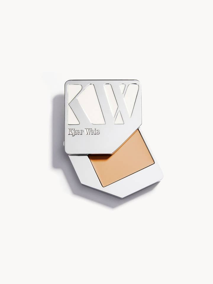 Cream Foundation--F130/Silken for wholesale by Kjaer Weis