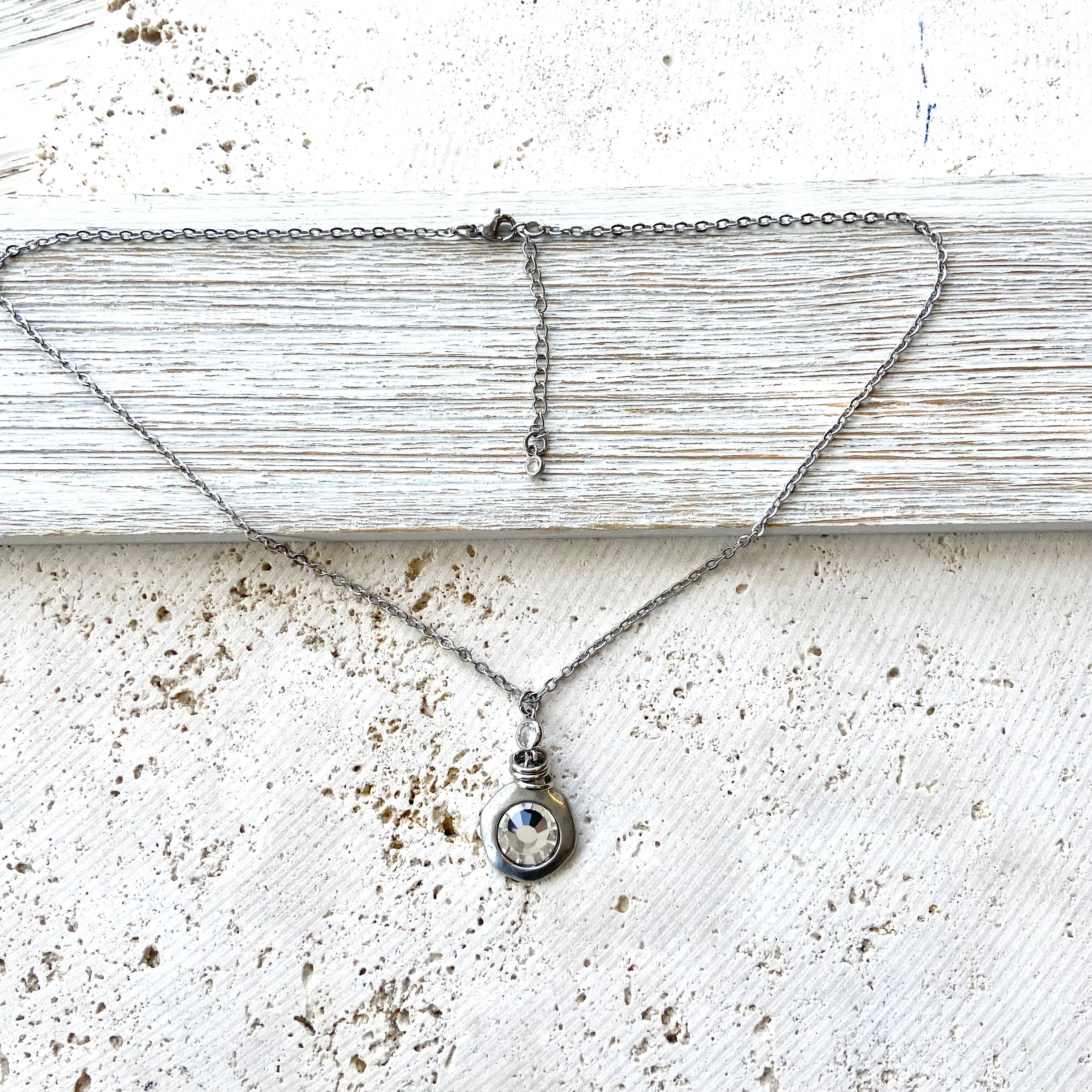 VB&CO Designs Handmade Jewelry – Großhandel Kette mit Anhänger/Charm – Swarovski-Kristall-Halskette, Braut, Boutique, Salon, Gold1