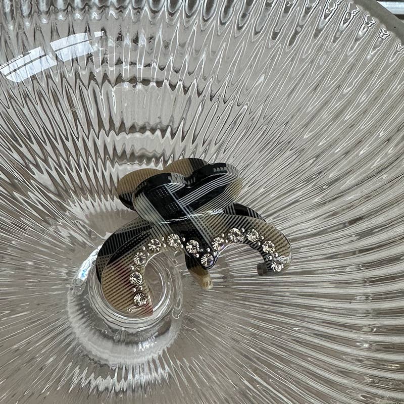 Tourtiwi - Wholesale Hair Clip - Women's - Acetate Small Diamond M-Shaped Hair Claw Clip2