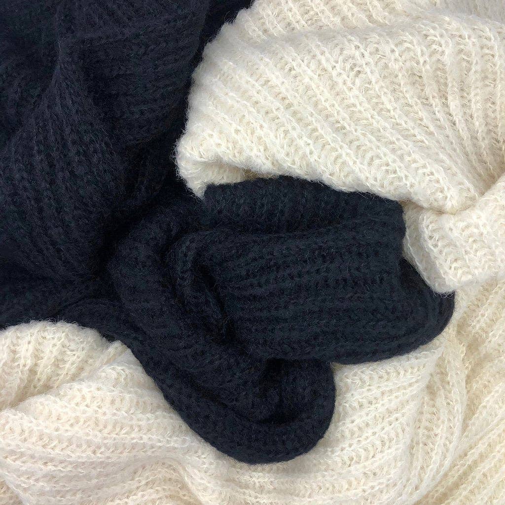 SLATE + SALT - Wholesale Scarf - Unisex - Chunky Black Knit Alpaca Scarf3