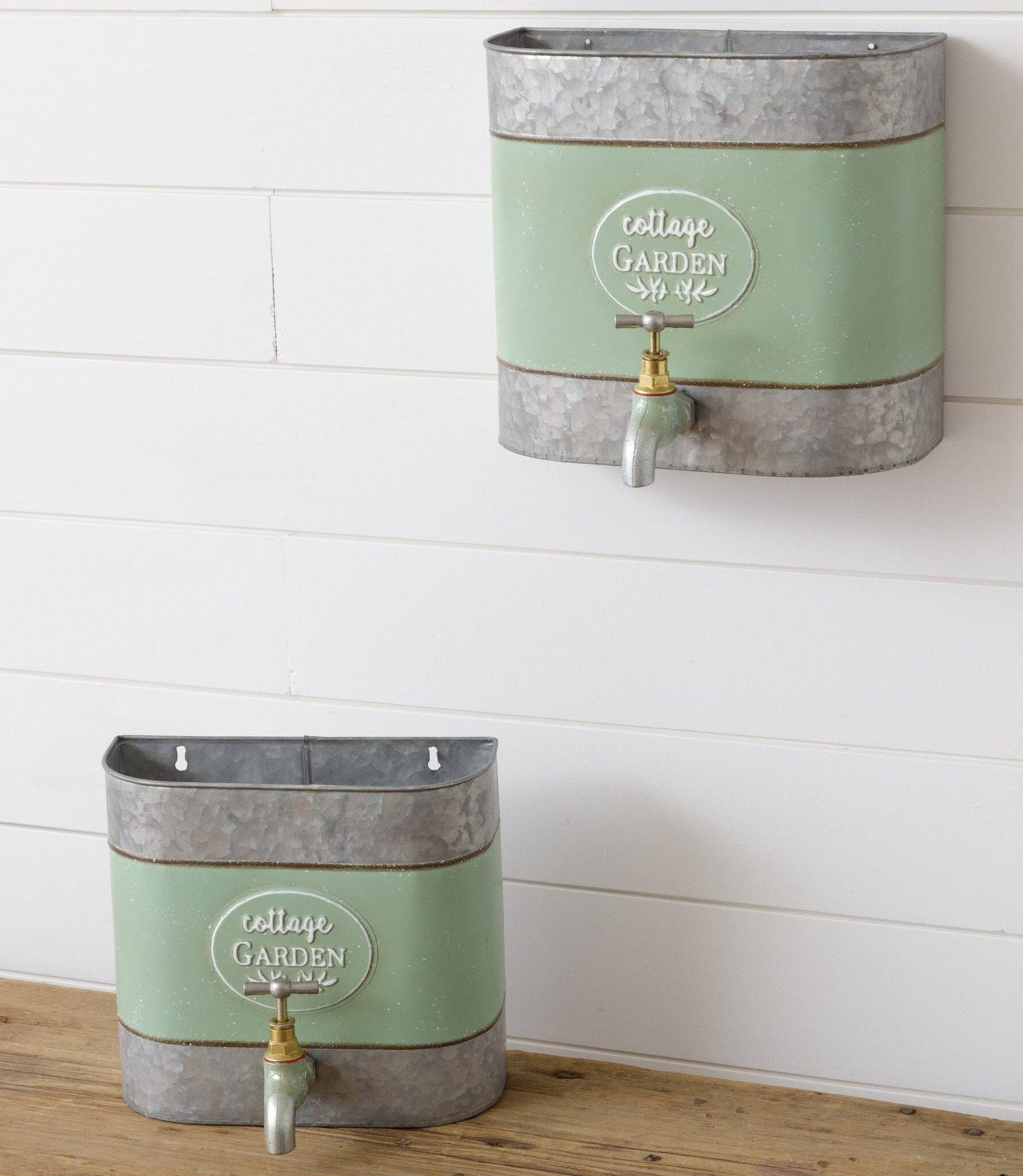 Audrey's Home & Gift - Vendita all'ingrosso Fioriere sospese - Fioriere da Parete per Giardino Cottage (Set di 02)