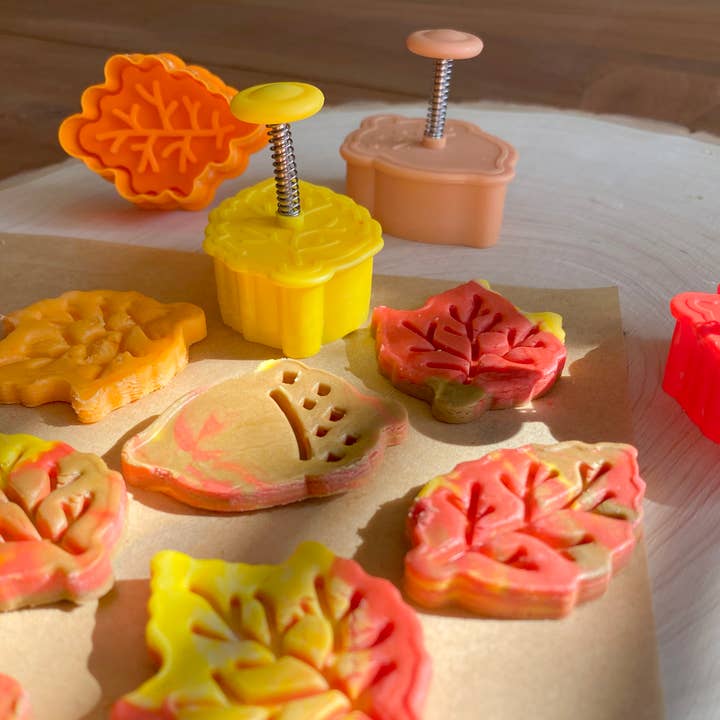 R&M International - Wholesale Cookie Cutter - Leaves Pastry & Cookie Stampers Set /4