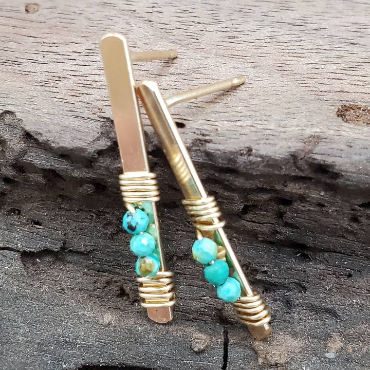 Bénéfice du Stud Madeline Turquoise pour la vente par Tela Bella Jewelry