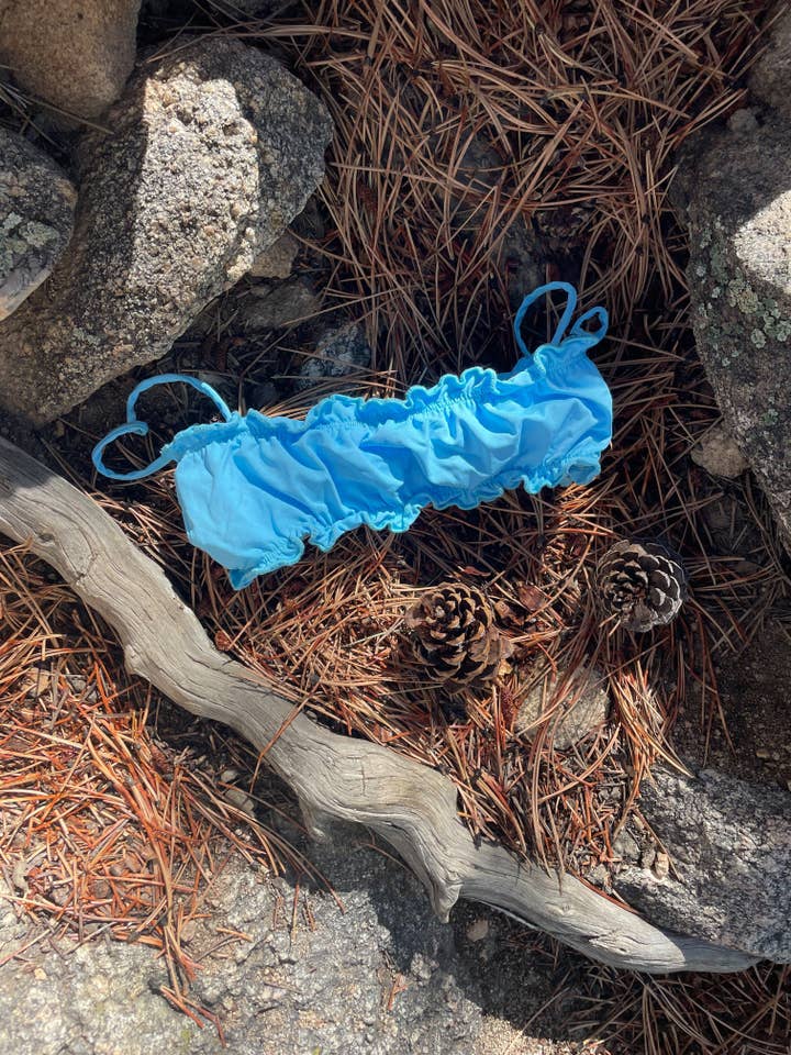 Jane top | Bleu pour la vente par Elle’s swim