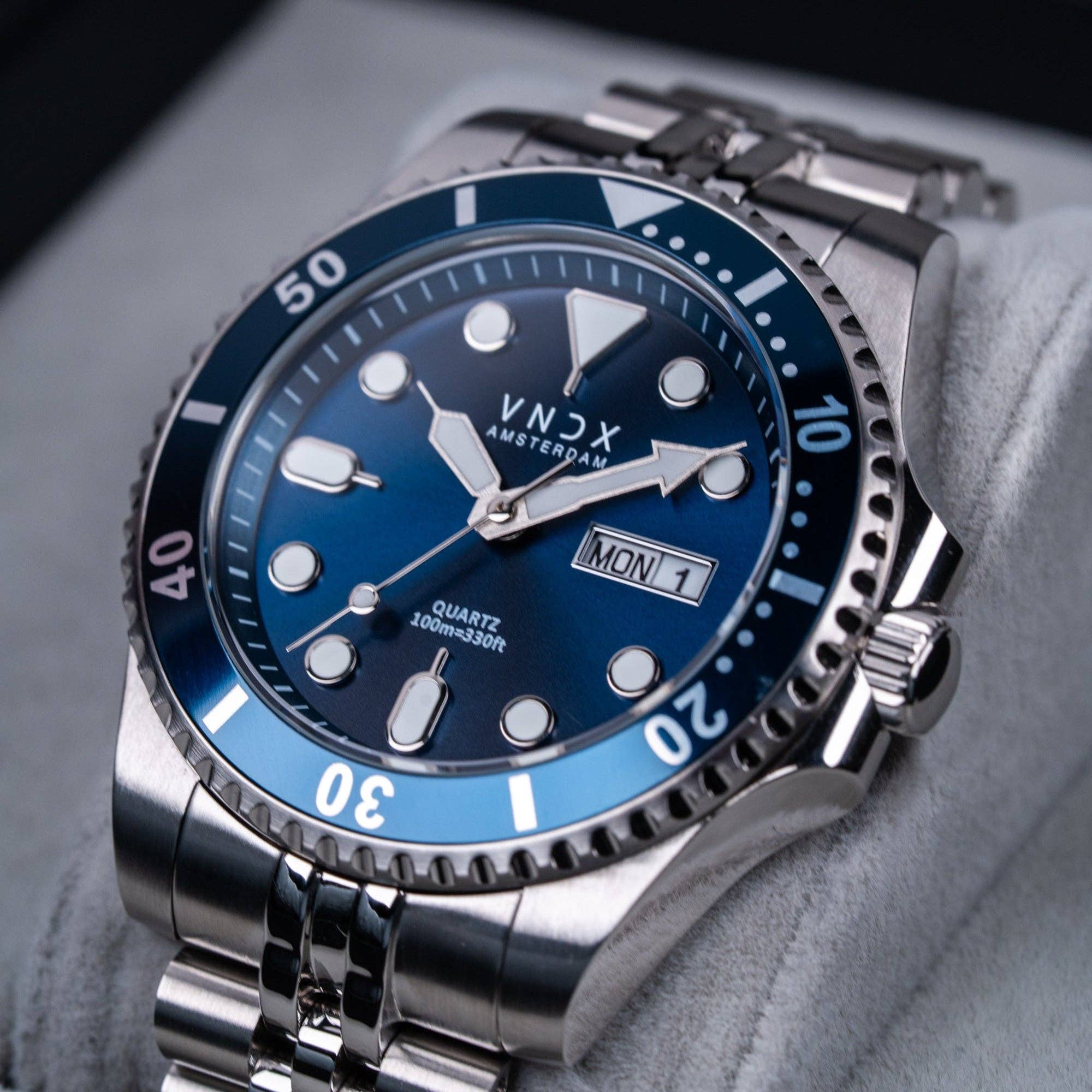 VNDX Amsterdam - Wholesale Wrist Watch - Men's - AMS. LXRY. Silver Blue3