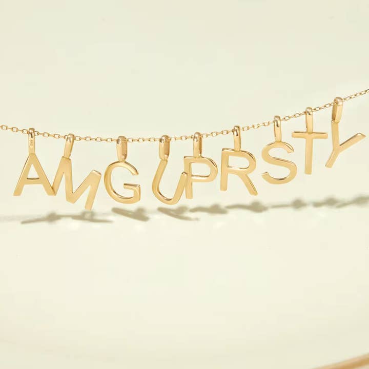 Charme inicial em ouro maciço Allison por atacado de Amilia Greene