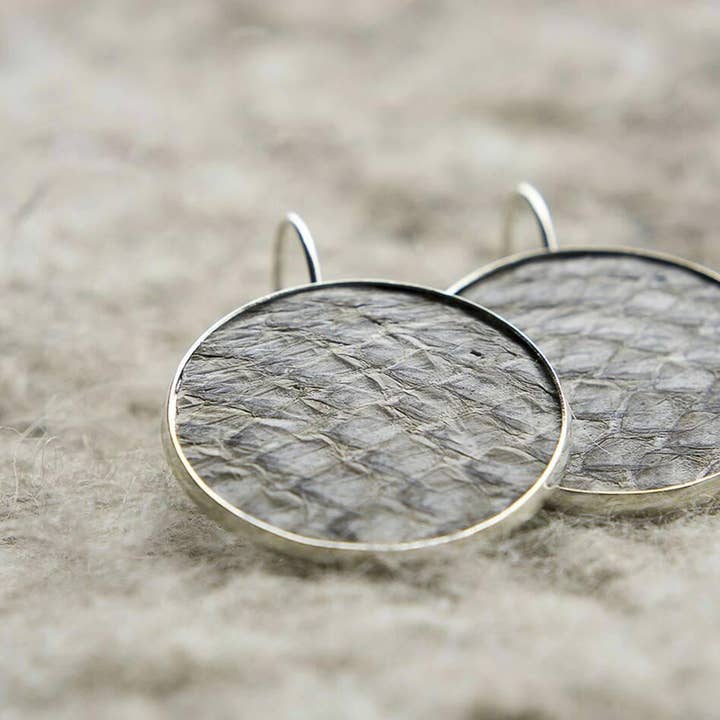 Silberohrringe aus Fischleder, Weihnachtsgeschenk für Damen für den Großhandel von 100fishcolors