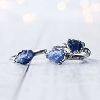 Anel de tanzanita de prata oxidada por atacado de HAWKHOUSE