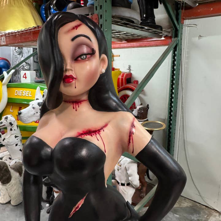 LM Treasures - Wholesale Decorative Figurine - Scary Jessica in Black Life Size Statue4