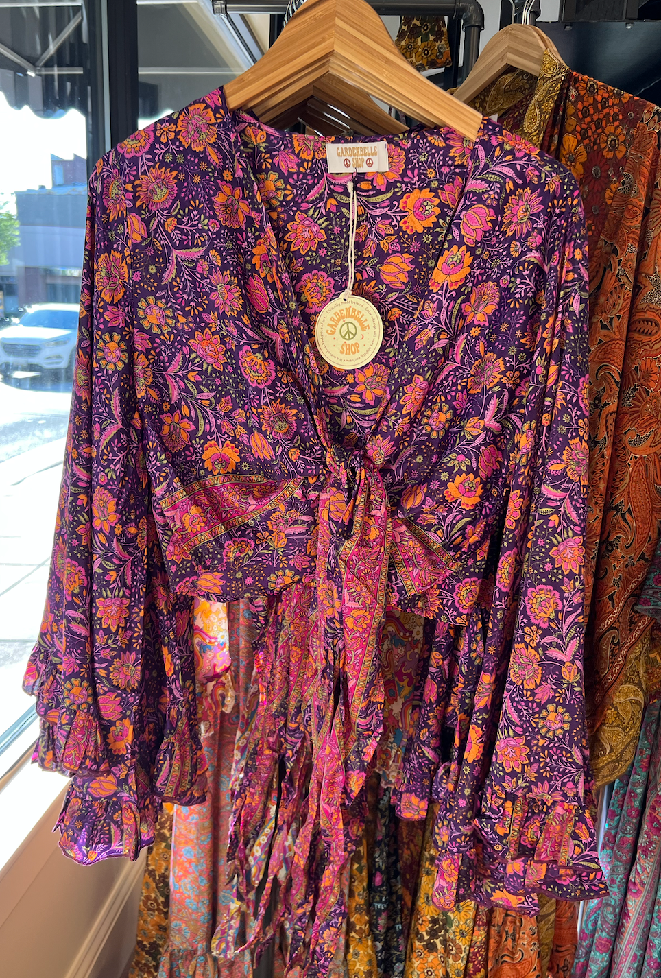 Gardenbelle Shop – Großhandel Bluse – Damen – Glockenärmel Hippie Boho Wickeloberteil, PLUS-Größe verfügbar2