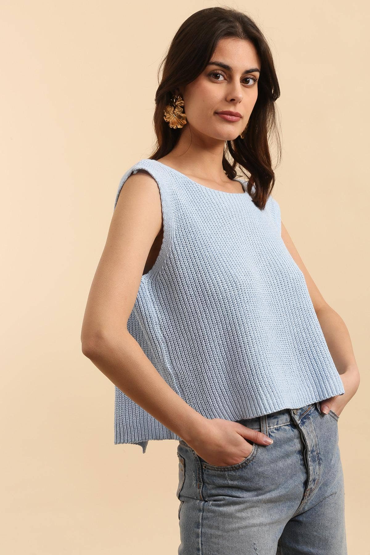 NAÏS PARIS – wholesale Knitted jumper – Women′s – SLEEVELESS ROUND NECK SWEATER, OPEN BUTTONED BACK IN COTTON12