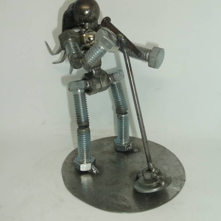 Creations Welded – Großhandel Dekofigur – Sängerin, Metal Bolt Figur, Up Cycled Art, Musiker2