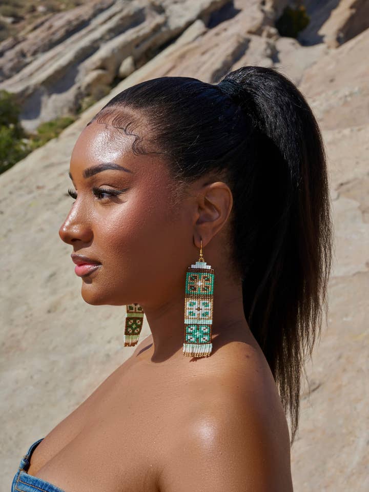 L'orecchino Artemis per la vendita all'ingrosso da parte di XTRA by Stacey