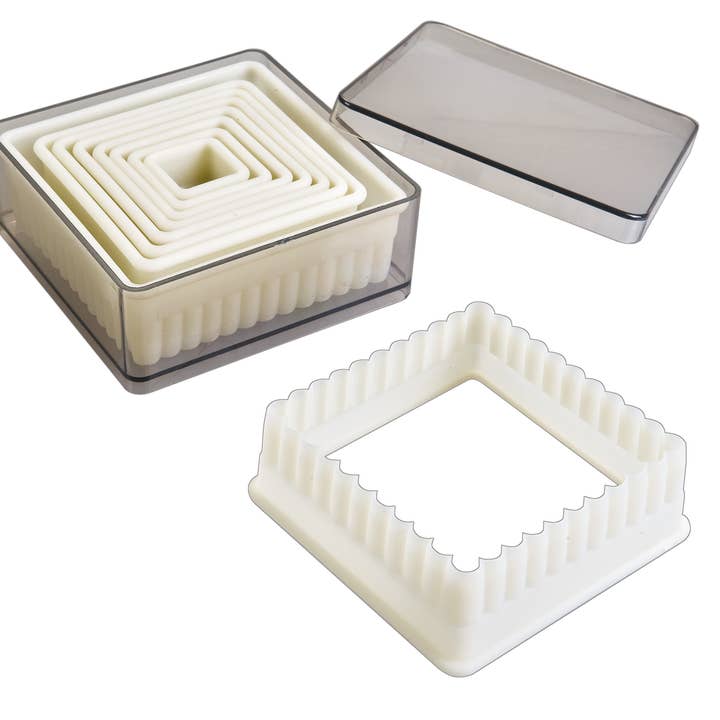 IBILI - Square curly dough cutter (9 pcs) for wholesale by Ibili