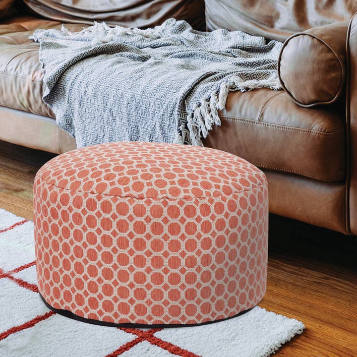 Pouf Pyth Coral per la vendita all'ingrosso da parte di Howard Elliott on Faire