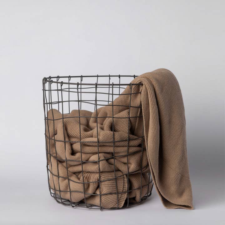 Porto Boutique - Wholesale Basket - 308 - Round Iron Basket