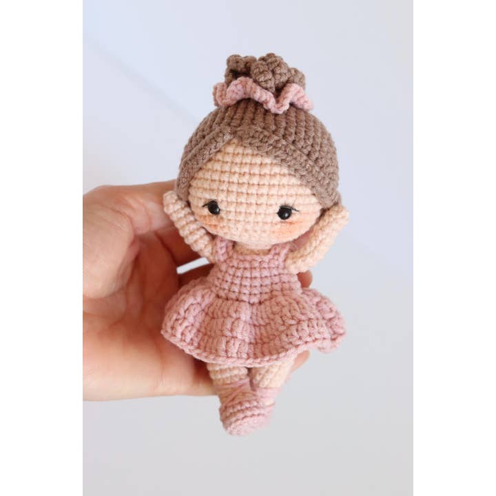 TOMOPOD LLC - Wholesale Stuffed/Plush Toy - Kids & Baby - Crochet Ballerina Dolls, Lovely Amigurumi Doll Wearing Dress