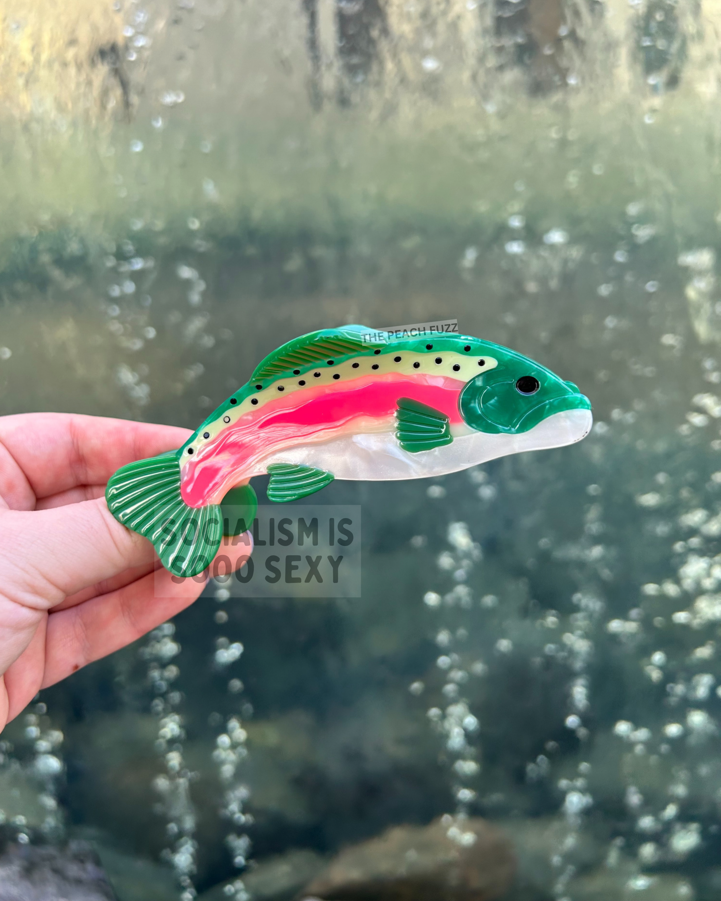 The Peach Fuzz - Wholesale Hair Accessories Set - Women's - Rainbow Trout Hair Claw1