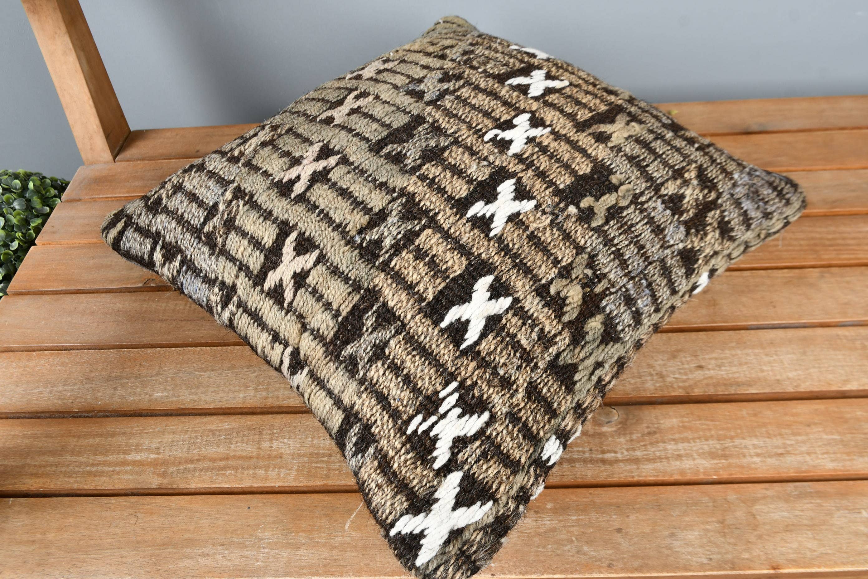 The Loom Wholesale - Wholesale Throw pillow cover - Vintage Tribal Cushion, Beige X-Pattern Pillow, 40x40-218491