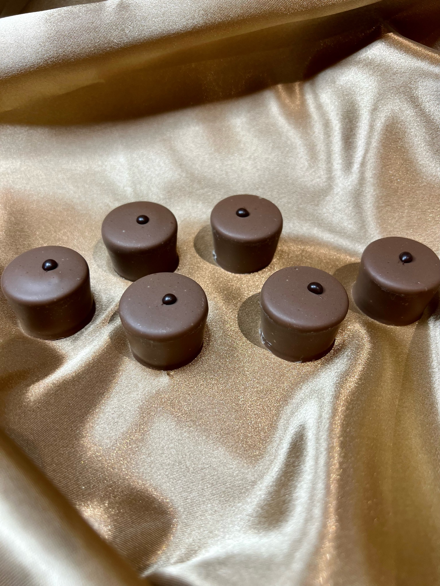 Ramel Beauty - Wholesale Chocolate Box - Luxury Box Chocolates Mix Assorted 25pc2