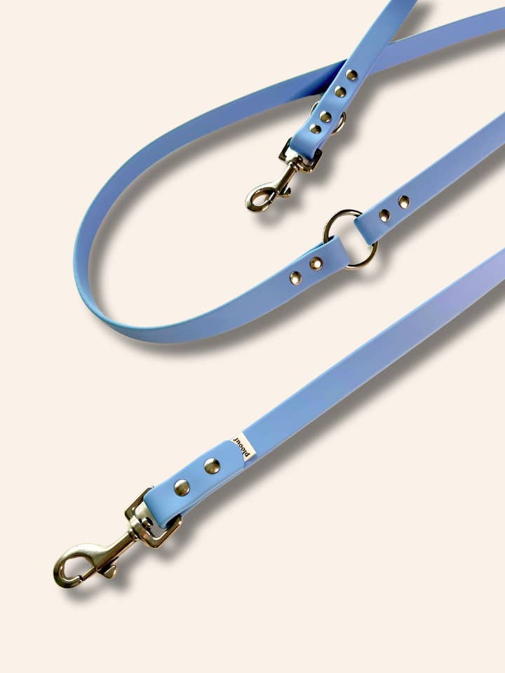 Glacier blue “soft touch” multi-position leash for wholesale by Ploouf Dogs