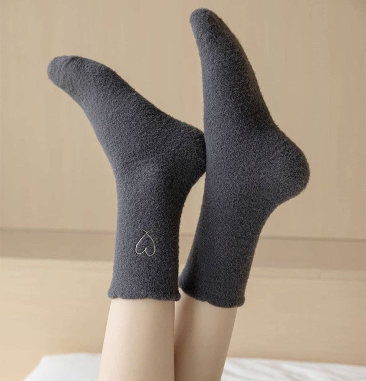 Gohobi （We cover U.S. import duties） - Wholesale Socks - Women's - Gohobi Warm Velvet Heart Socks24