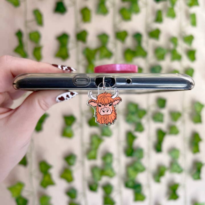 Kindle Charm, Highland Cow Bookish E-Reader Dust Plug for wholesale by Amberlin Studio