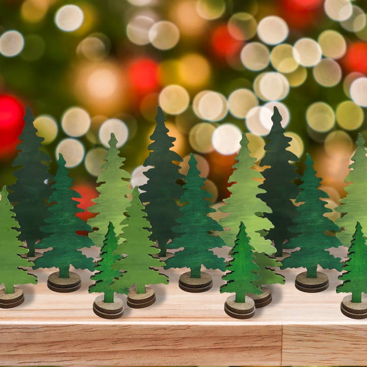 Arbres de décoration festive pour la vente par Home & Harbor Design Co.