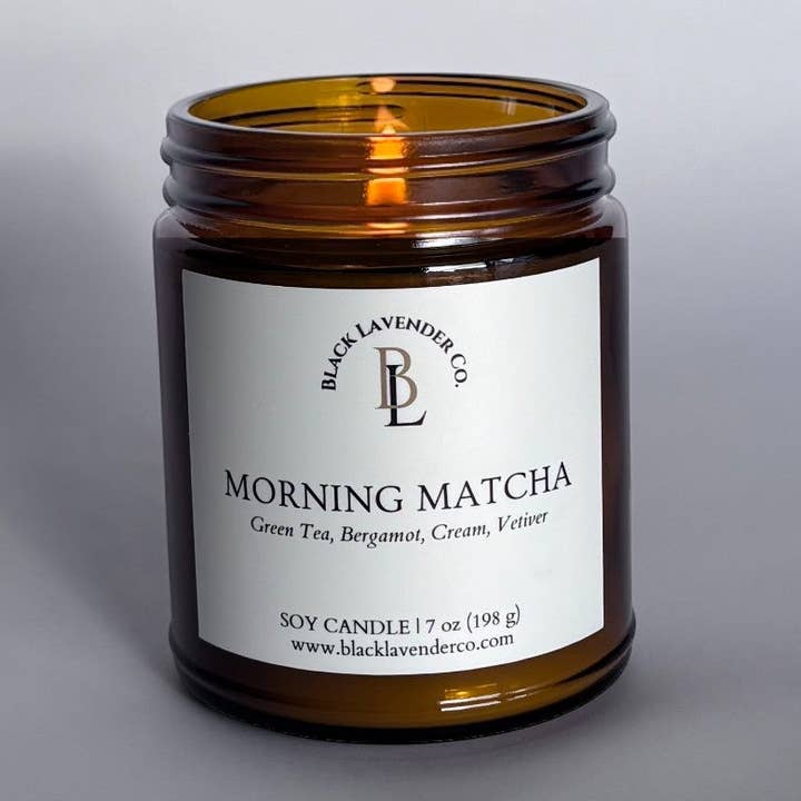 Morning Matcha Kaars - 7 oz. Amber Glas voor wholesale door Black Lavender Co.