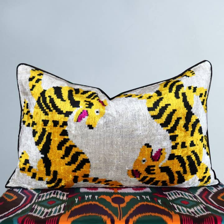 Cushion Cover Silk Velvet Ikat / Organic Linen 40x60cm VL058 for wholesale by MIASETA