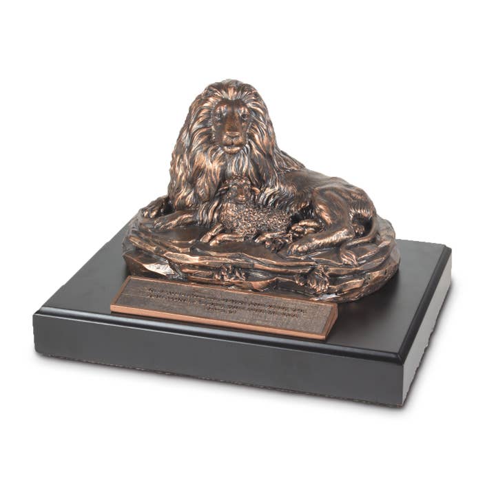 LCP Sculpture Moments Of Faith Lion & Lamb for wholesale by Dicksons