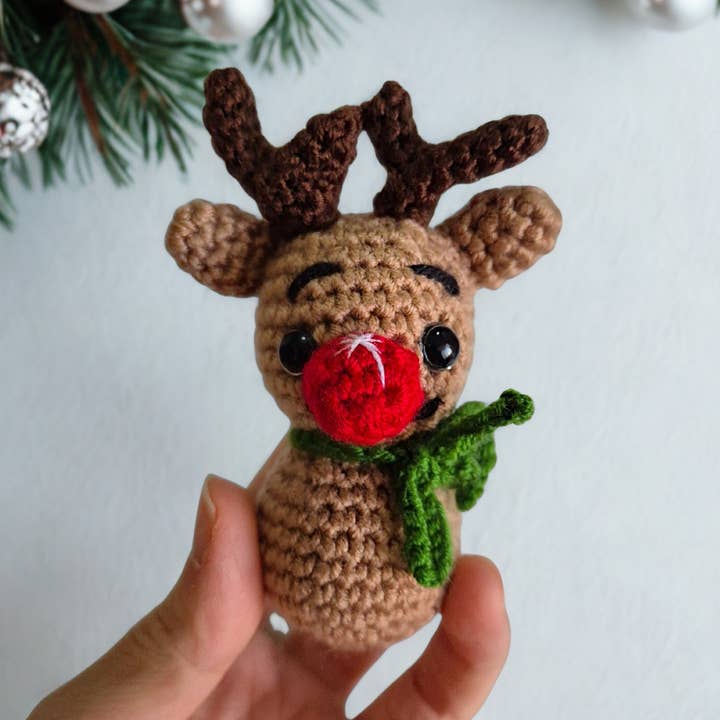 Reno de Ganchillo Hecho a Mano – Decoración de Amigurumi Navideño para venta al por mayor de despinacrafting