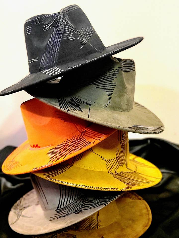 Fedora Artisan Graffiti pour la vente par Kissed by BO