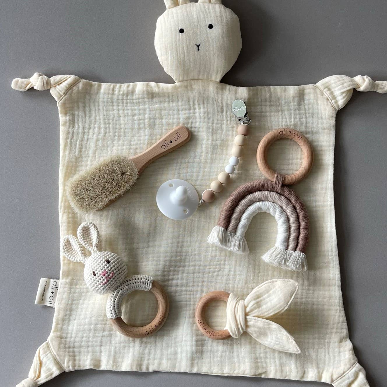 Ali+Oli - Vente Anneau de dentition sans clip – bébé - Hochet de dentition pour bébé Anneau en bois Crochet (Lapin) Pâques10