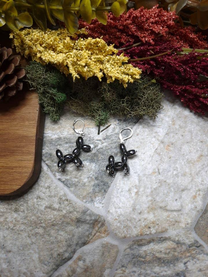 Boucles d'oreilles chien ballon pour la vente par Kraft Kraken