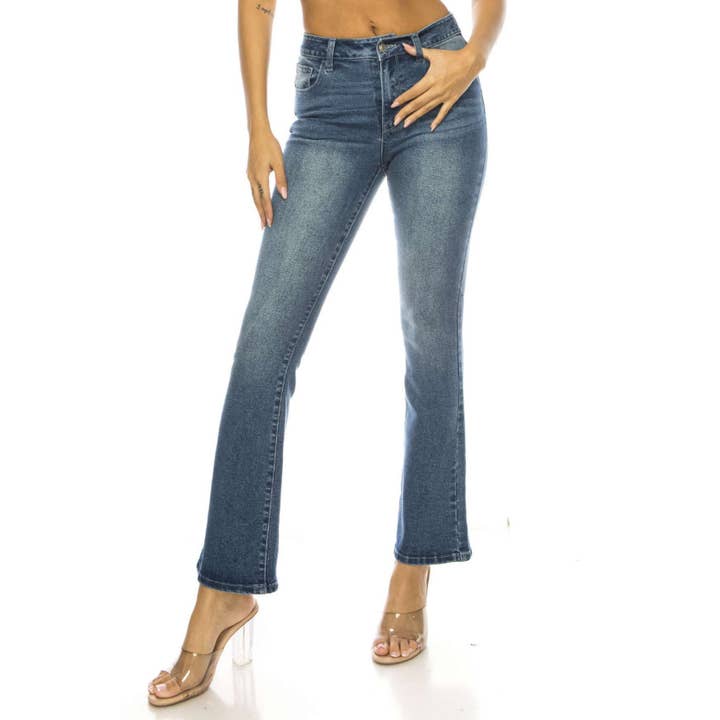 MEDIUM WASHED DENIM FLARE FIT JEANS for wholesale on Faire4