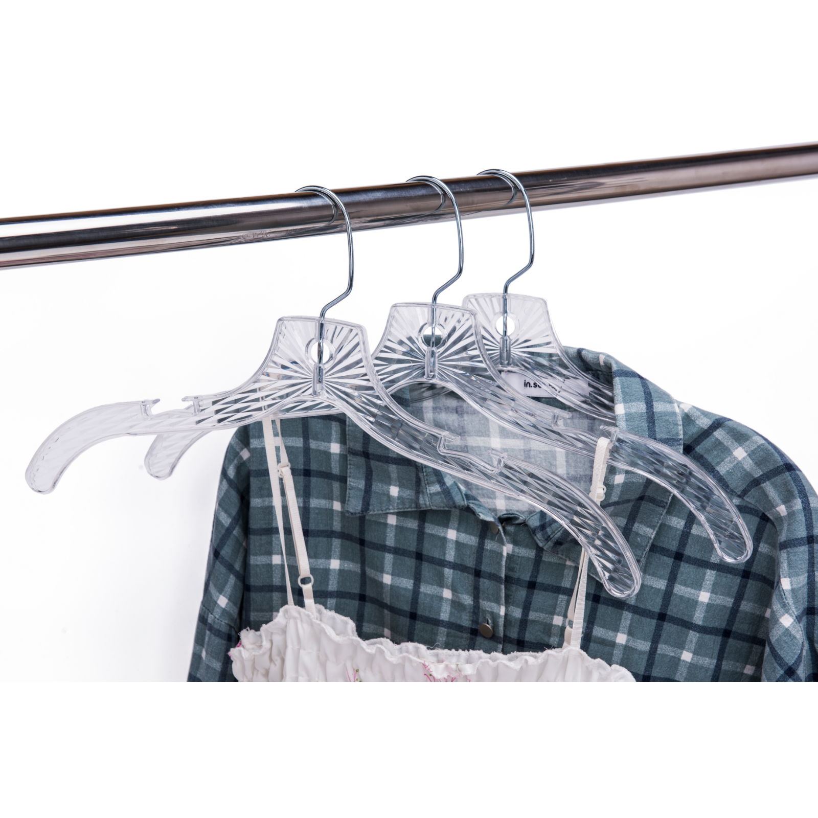 Quality Hangers – Großhandel Kleiderbügel – P020 Klarer Kristall-Kunststoff-Kleiderbügel - 100 Bügel6