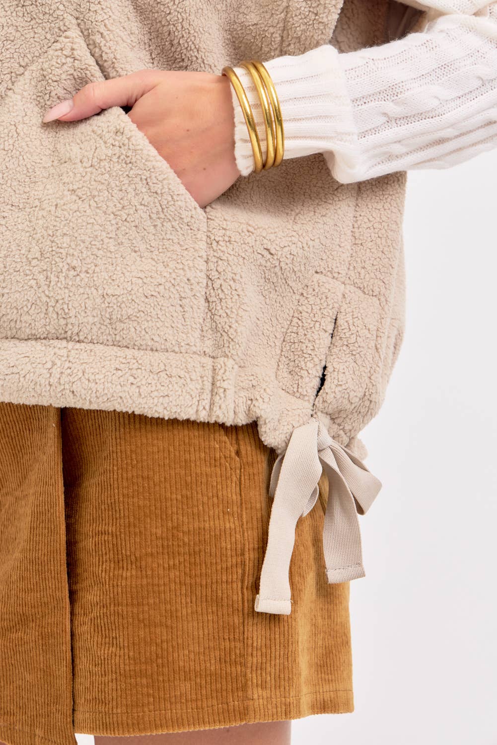 Sweet Lovely by Jen - Wholesale Outerwear Vest - Women's - OVERSIZED FLEECE VEST23