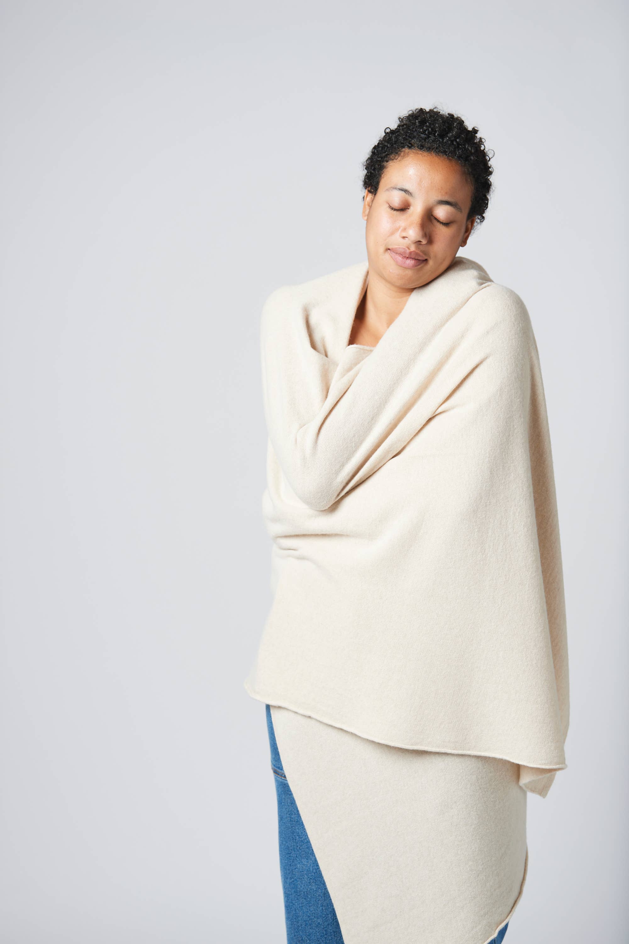 Margolis Pineo Italia - Wholesale Throw Blanket - AVELLINA THROW – SOFT CASHMERE-BLEND - HOLIDAY FAVE19