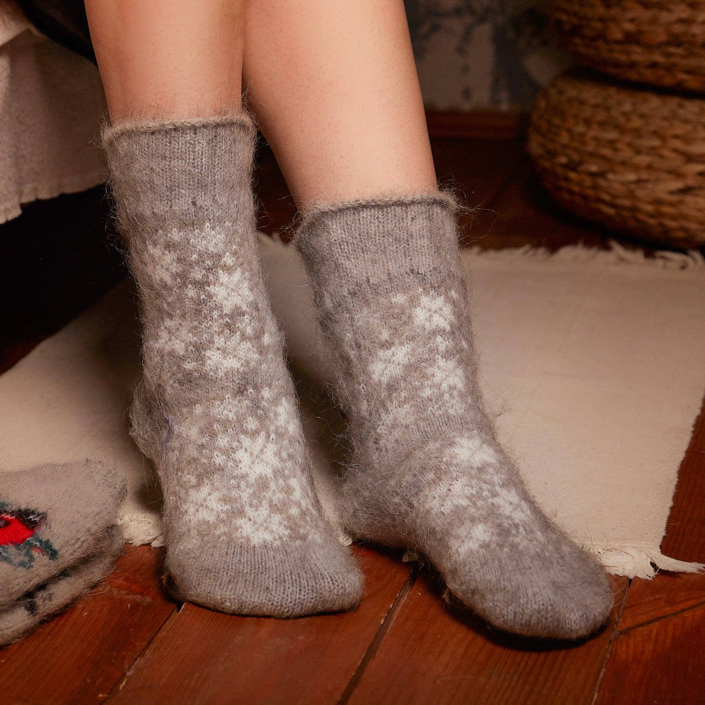 Siberia Spirit – wholesale Socks – Women's – SS Snowstorm Goat Wool Non-Binding Crew Socks3