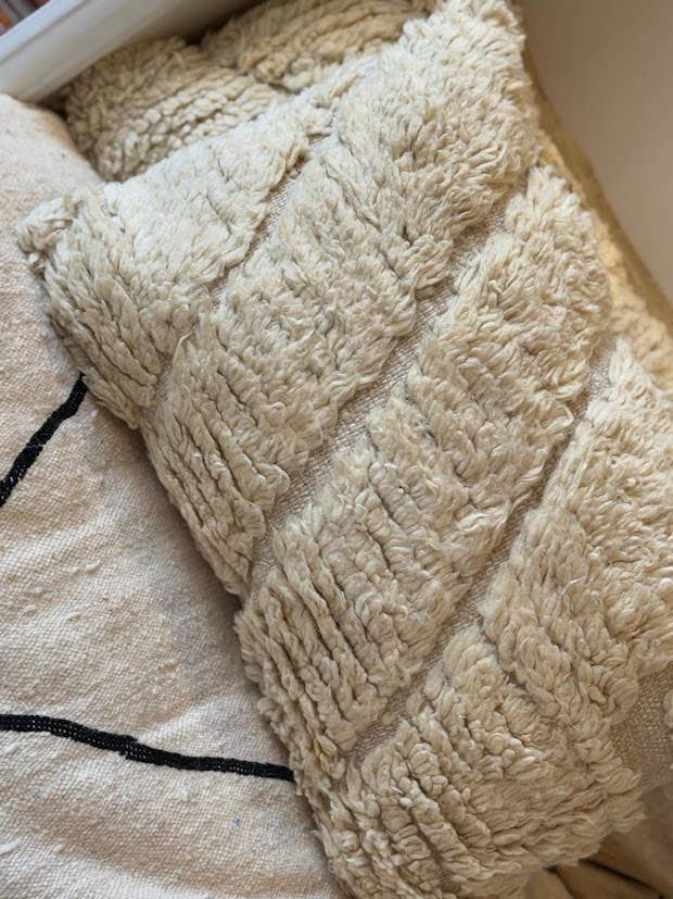 NOMAD BY LIV - Vendita all'ingrosso Fodera cuscino decorativo - Fodera per cuscino Beni Ouarain fatta a mano - Avorio (60 x 40 cm)3