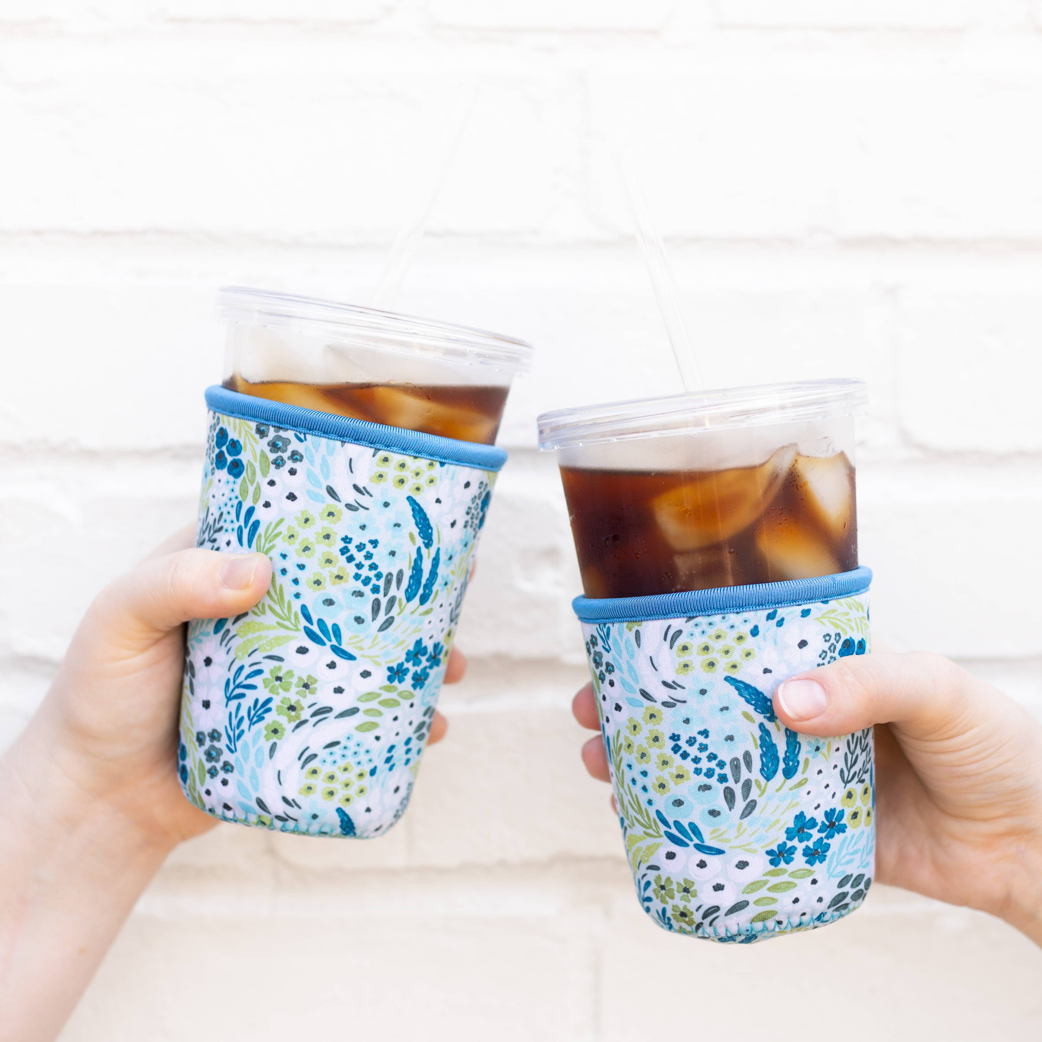 Elyse Breanne Design - Vendita all'ingrosso Rivestimenti per bottiglie e lattine - Manicotto per bevande floreale a cascata, caffè freddo, Koozie per bevande8