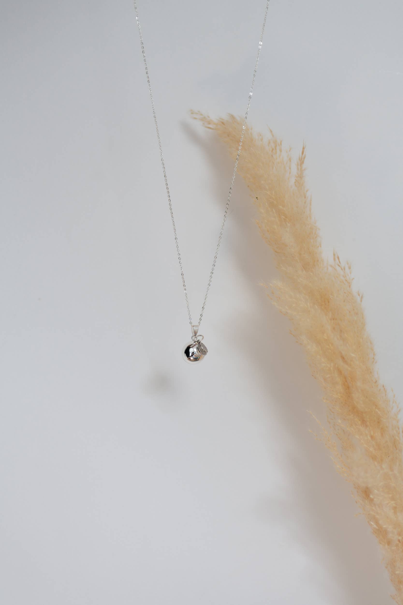 CESTBOLAVIE - Wholesale Pendant/Charm Necklace - BOLA LEON1